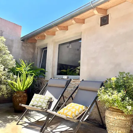 Casa 5A - Refugio Intimo E Privado Com Design E Patio Acolhedor