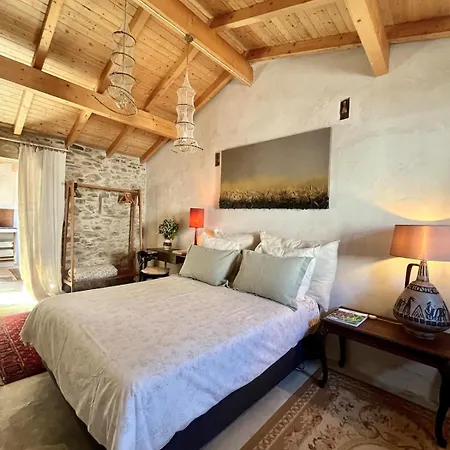 Casa 5a - Refugio Intimo E Privado Com Design E Patio Acolhedor
