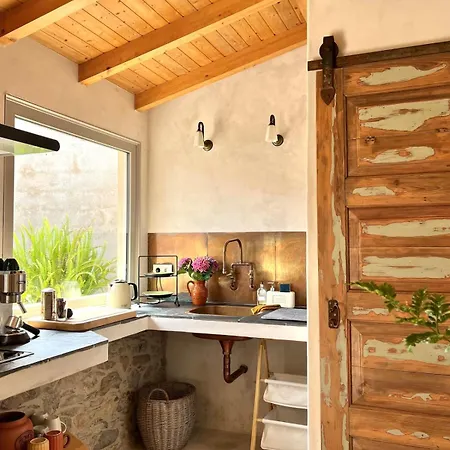 Casa 5a - Refugio Intimo E Privado Com Design E Patio Acolhedor