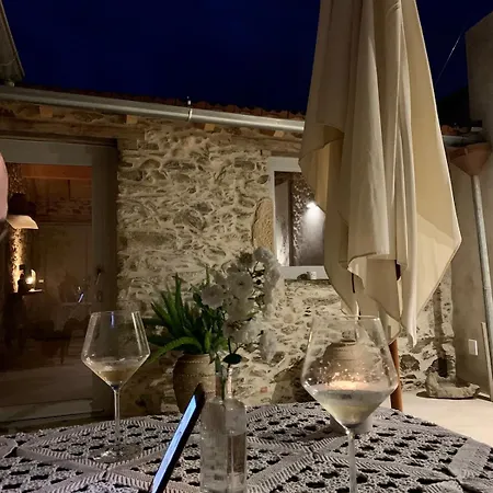 Casa 5a - Refugio Intimo E Privado Com Design E Patio Acolhedor *