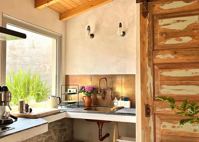 Casa 5a - Refugio Intimo E Privado Com Design E Patio Acolhedor